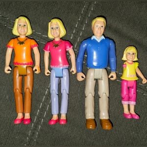Toys R Us Loving Family You & Me Mom Lot